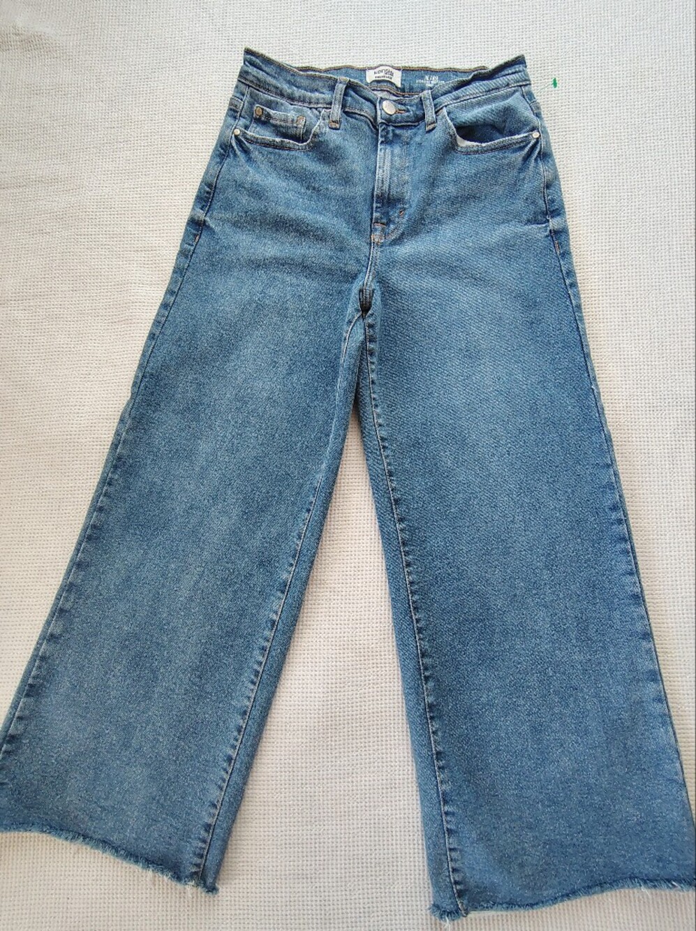 Kensie Wide Straight-Leg Jeans in Light Blue Size 6/28